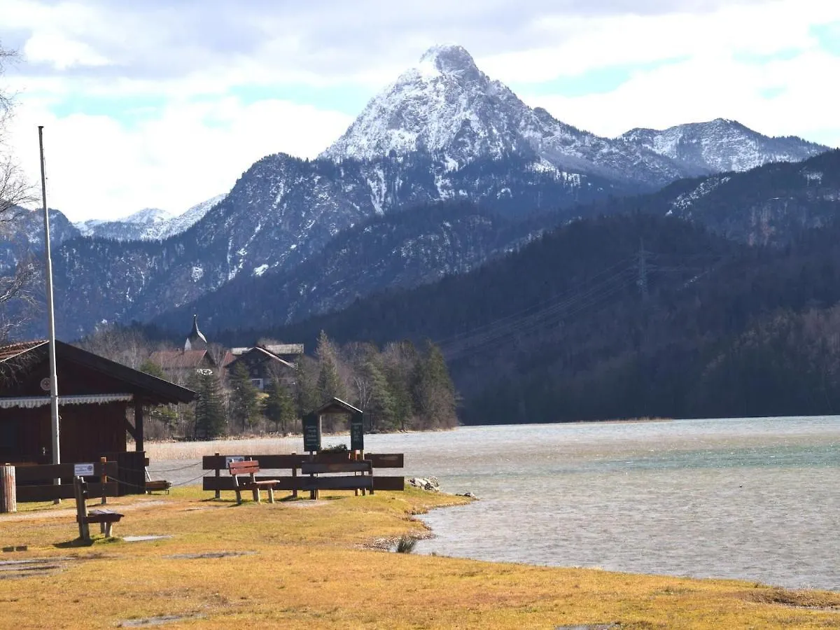 Beautiful Holiday Home With Shared Pool Nesselwang